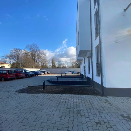 Exterior view of the office building at Jastrzębia 24, Cracow Podgorze Duchackie, ideal for rent office space with ample parking.