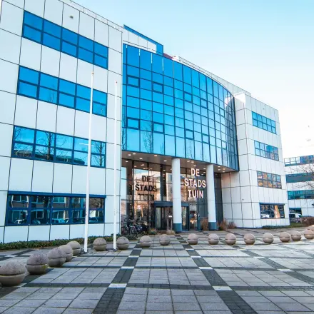 The exterior of an office building at Bruistensingel 500, Den Bosch. Ideal for those seeking office space rental with modern amenities.