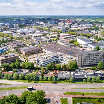 Aerial view of office buildings at Staverenstraat 15-17, Deventer, showcasing available office space rental options.