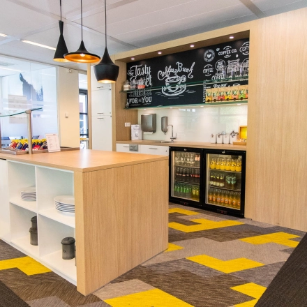 Bright and inviting office space with a kitchenette in Gouda. Ideal for office space rental with modern amenities and a welcoming atmosphere.