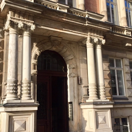 Exterior view of an office to rent at Colonnaden 5, Hamburg Neustadt, showcasing a classic architectural facade.