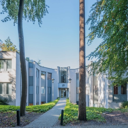 Exterior view of the office building at Mozartlaan 27, Hilversum, suitable for office space rental.