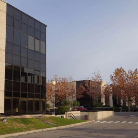 Exterior view of office buildings at Calle de la Azalea 1, Madrid Alcobendas, suitable for office space rental.