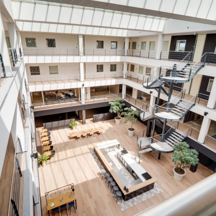Bright, open office space at Computerweg 22, Utrecht Lage Weide, perfect for office space rental with modern furnishings and versatile workspaces.