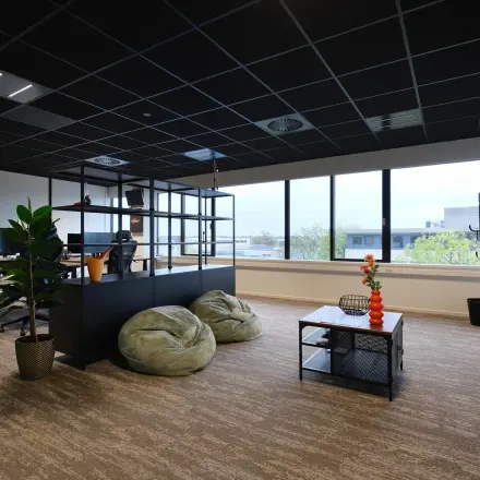 Modern office space for rent at Havenweg 24, Vianen Utr with open floor plan, stylish furnishings, and natural light. Ideal for office space rental.