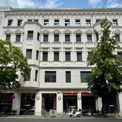 Geschäftsgebäude in der Chausseestraße 29, Berlin Kreuzberg, ideal für Unternehmen, die ein Büro mieten möchten.