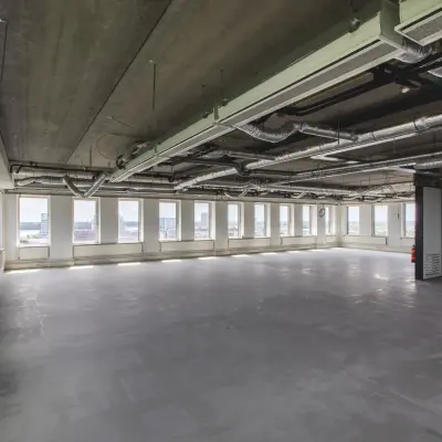 Spacious unfurnished office space at Landdrostdreef 124 in Almere Stad, ideal for office space rental with ample natural light.