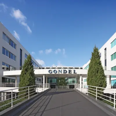 Exterior view of the office building at De Gondel 1 in Amstelveen, ideal for office space rental.
