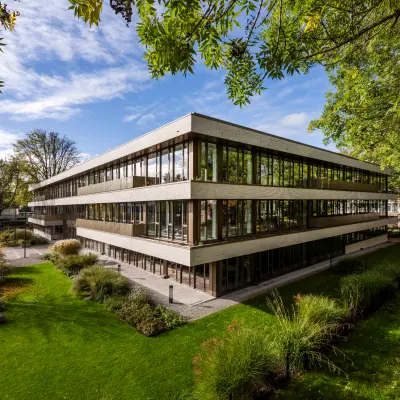Exterior view of an office building located at Walborg 2A, Amsterdam Buitenveldert, ideal for those seeking office space rental in the vibrant area.