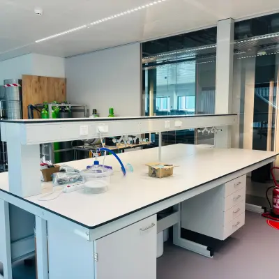 Office space available for rent at Science Park 301 in Amsterdam East. The furnished workspace features lab benches and modern equipment, ideal for scientific research.