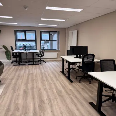 Bright office space at Arlandaweg 92, Amsterdam Sloterdijk, featuring modern desks and ample natural light. Ideal for those seeking office space rental.