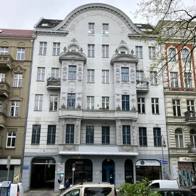 Exterior view of a historic building at Boppstraße 7, Berlin Kreuzberg, suitable for office space rental.