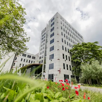Exterior view of the office building at Diemerhof 42, Diemen. Ideal for anyone looking to rent office space with modern facilities.