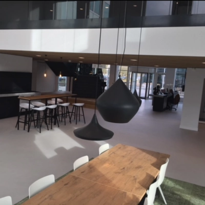 Spacious office interior at Saturnusstraat 40-62, Hoofddorp, featuring modern furnishings and ample natural light. Ideal for office space rental.