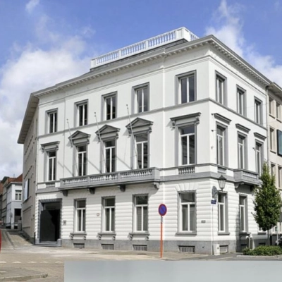 Exterior view of office building at Kardinaal Mercierplein 2, Mechelen Centrum, ideal for those seeking office space rental.