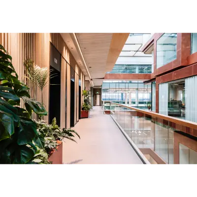 Modern interior hallway at Hoogstraat 185, Rotterdam Center, perfect for office space rental with sleek design and natural lighting.