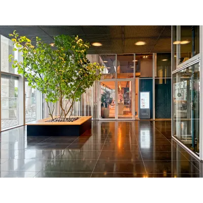 Lobby area at Wilhelminakade 173, Rotterdam Kop van Zuid, offering a modern entrance for office space rental.