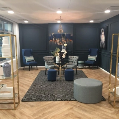 Stylish furnished office lounge area at Johan de Wittlaan 3-7 in The Hague Statenkwartier, ideal for office space rental.