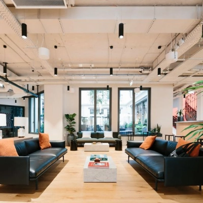 Modern furnished office space with stylish seating at Krakowskie Przedmieście 13, ideal for rent office space in Warsaw Śródmieście.
