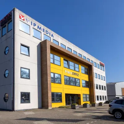 Exterieur van een modern kantoorpand gelegen aan Takkebijster 57A in Breda Oost-Brabantpark voor kantoorruimte huren.